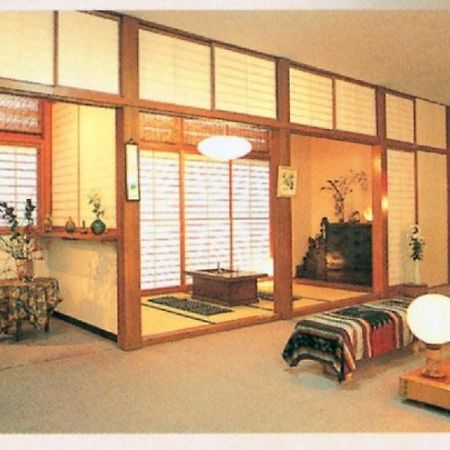 Izumiya Ryokan Uonuma Exterior photo